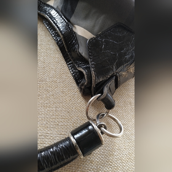 Burberry Black and White Shoulder Bag - Picture 4 of 17